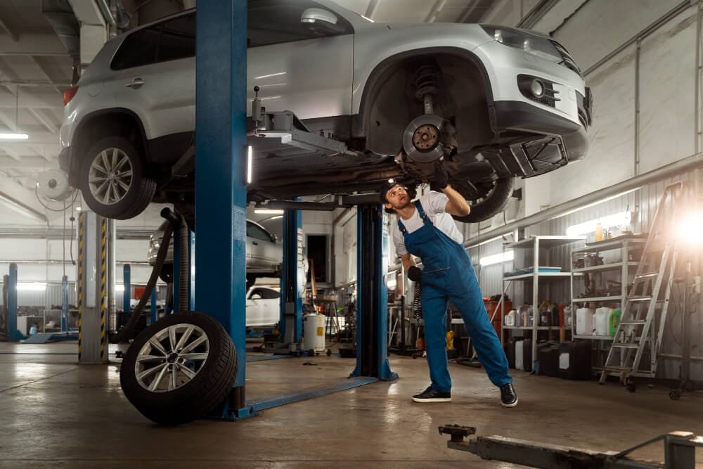 Top Signs Your Vehicle Needs Electrical Service – Don’t Ignore These Warning Lights 2 Best Car Service Centres In Abu Dhabi.