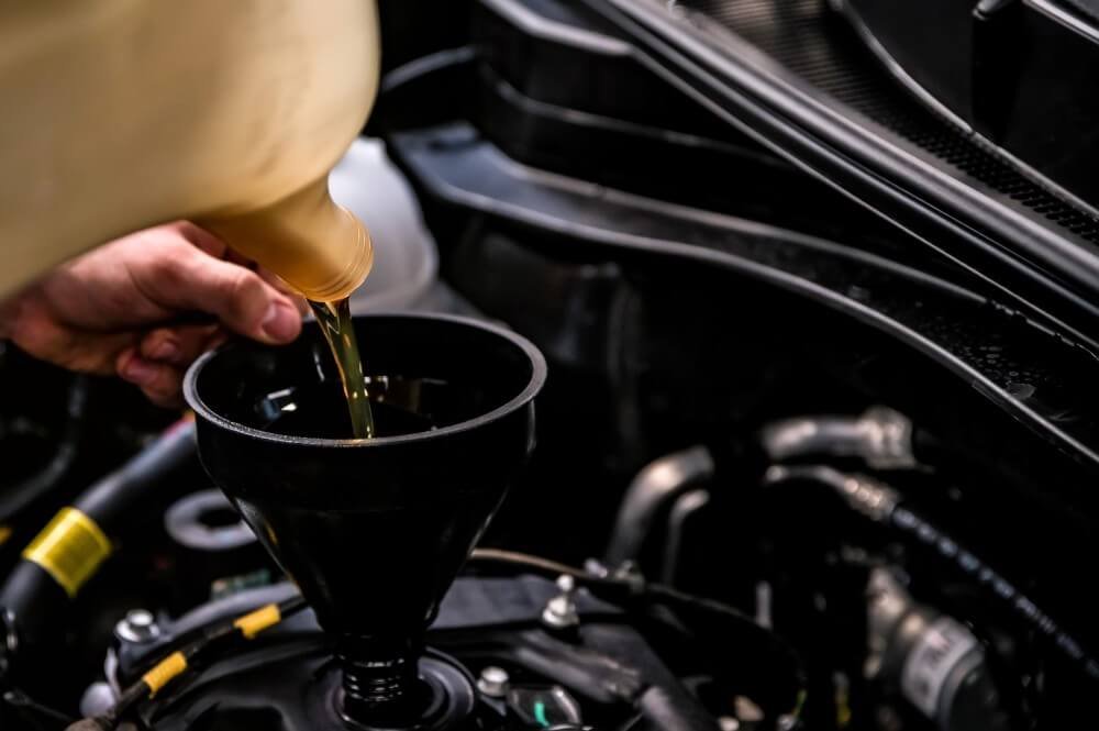 Why Regular Oil Changes Are the Key to a Long-Lasting Engine - A Detailed Guide