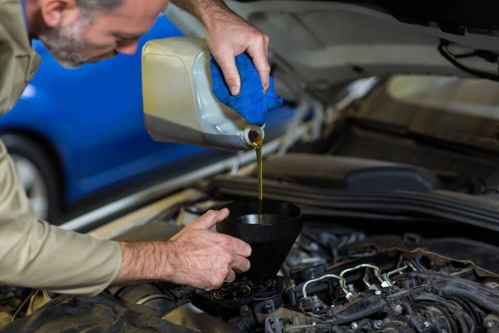 Why Regular Oil Changes Are the Key to a Long-Lasting Engine - A Detailed Guide 2 Highly Rated Engine Oil Change in Abu Dhabi